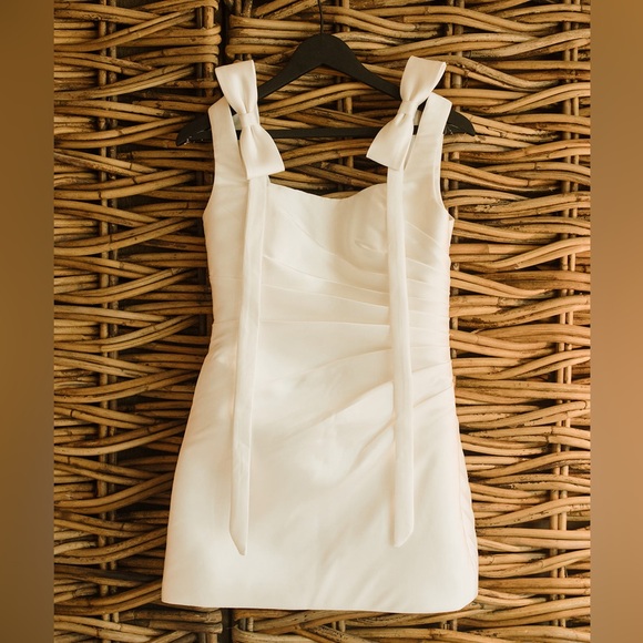 Aston Bridal Dress - Picture 2 of 4